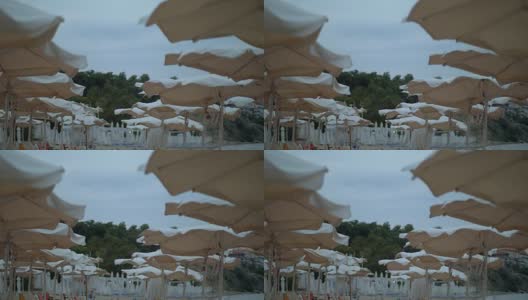 在刮风的晚上，希腊度假胜地的空海滩高清在线视频素材下载