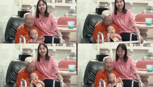 快乐的奶奶在春节给孙子红包高清在线视频素材下载