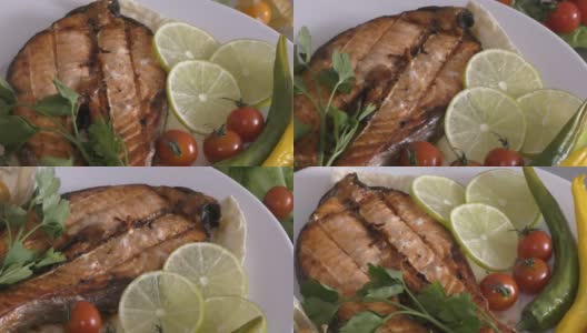 鲑鱼(拉丁语。Salmo salar)——一种鲑鱼(拉丁语)。鲑科)鲑鱼属的鱼。鲑科)地中海菜肴中的高清在线视频素材下载