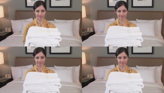 女仆肖像拿毛巾-高清高清在线视频素材下载