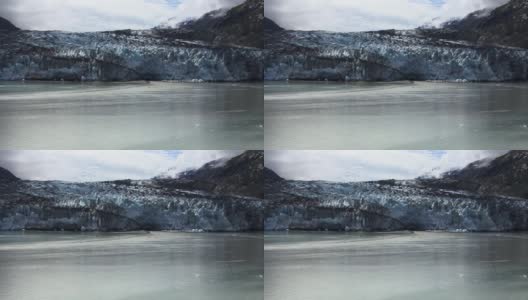阿拉斯加冰川湾国家公园的大冰川。高清在线视频素材下载