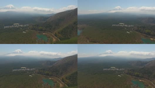 富士山鸟瞰图从Shoji湖与蓝天，富士山，日本高清在线视频素材下载