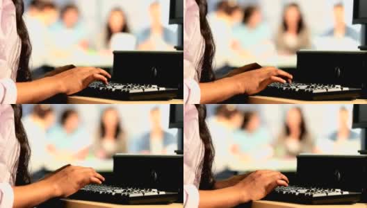 印度女性打字手在键盘上的细节高清在线视频素材下载