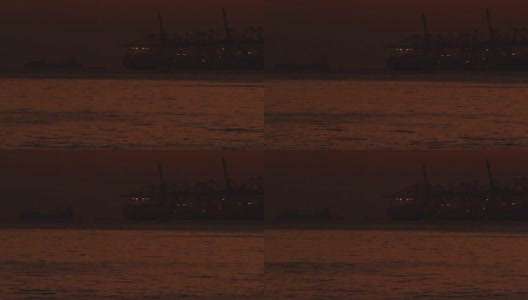 蛇口-赤湾货运港口的夜晚在深圳，中国高清在线视频素材下载