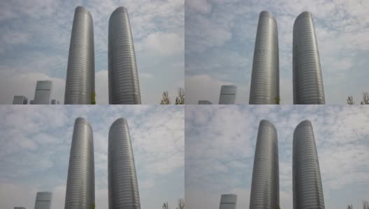 夏日常都市著名的现代金融综合体蓝天时光全景4k中国高清在线视频素材下载