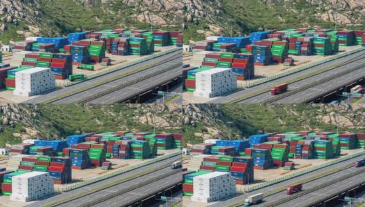 4K时间推移:鸟瞰图工业港口与货轮和集装箱卡车在桥上高清在线视频素材下载