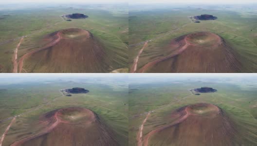 中国的大草原和火山口鸟瞰图高清在线视频素材下载