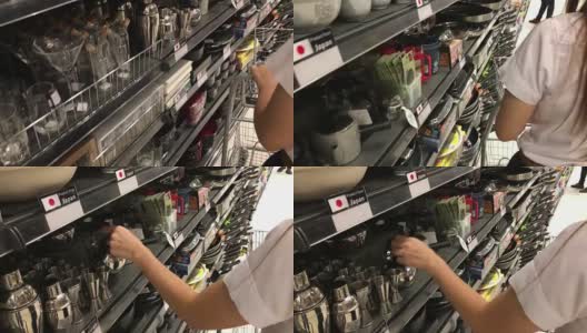大学生喜欢在泰国曼谷的新鲜超市购物。高清在线视频素材下载