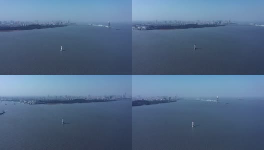 中国上海海上灯塔鸟瞰图高清在线视频素材下载