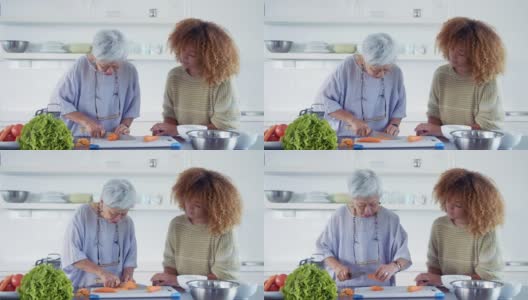 高级妇女烹饪与营养学家在健康咨询高清在线视频素材下载