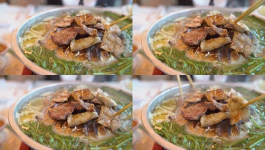 蒙古烧烤原汁原味，泰国烧烤街小吃高清在线视频素材下载