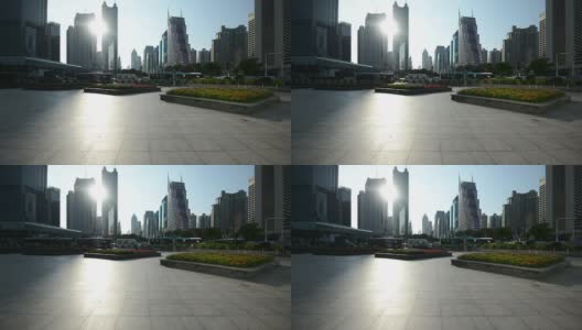 深圳城市街道上繁忙的交通和现代化的建筑，实时。高清在线视频素材下载