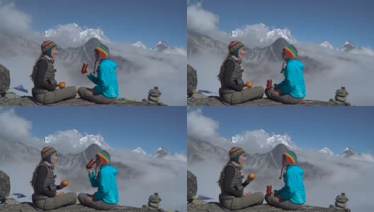 喜马拉雅山上的女孩高清在线视频素材下载