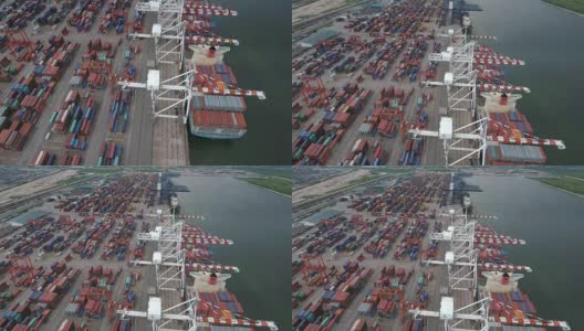 航拍港口货物集装箱和船只高清在线视频素材下载