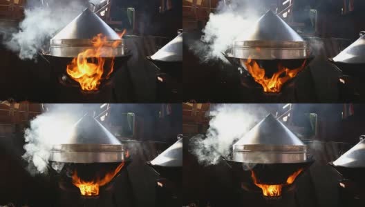 炉子上的旧蒸锅高清在线视频素材下载