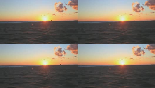 人走在热带海滩日落，高清视频高清在线视频素材下载