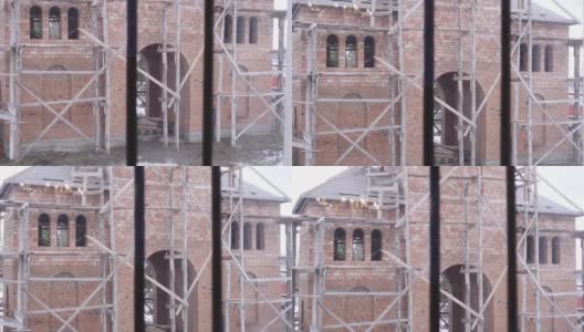 建筑工地正在进行中，在英国的新房子高清在线视频素材下载