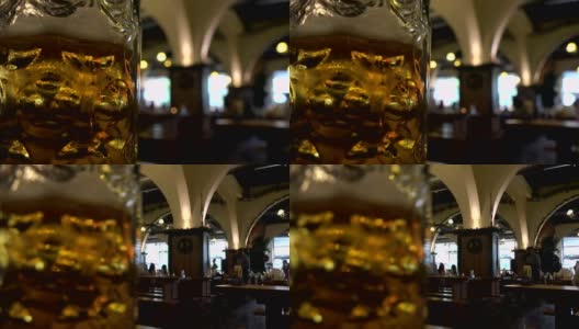 德国啤酒屋，聚焦啤酒斯坦因的特写高清在线视频素材下载
