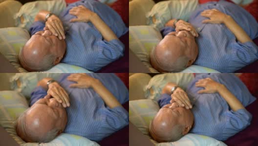 Illness Senior Asian man Coughing on bed高清在线视频素材下载