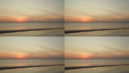 美丽的海景和金色的天空在傍晚日落户外spbi高清在线视频素材下载