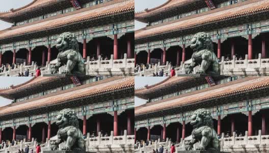 拥挤的游客在中国北京的紫禁城中徘徊高清在线视频素材下载