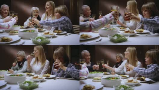 家人在晚餐时举杯祝酒高清在线视频素材下载
