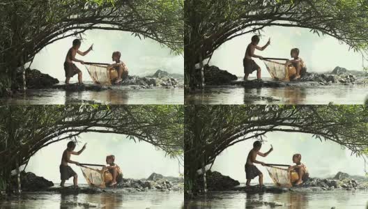 HD:孩子们在泰国瀑布钓鱼的快乐时刻高清在线视频素材下载