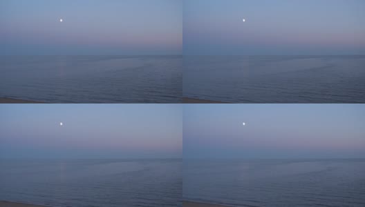 美丽闪亮的月亮路径在海面上高清在线视频素材下载