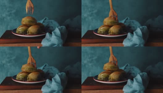 土耳其果仁饼配开心果高清在线视频素材下载
