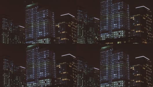 正在建设中的摩天大楼夜晚是现代建筑高清在线视频素材下载