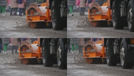 清洁工清理城市街道的人行道高清在线视频素材下载