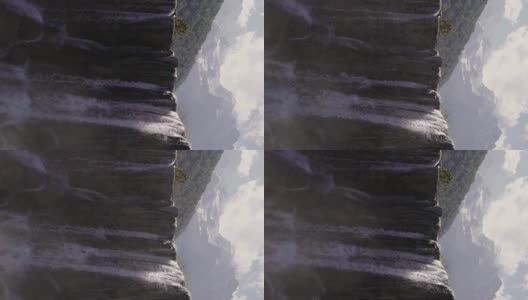 4K垂直，中国蓝月亮谷国家公园的瀑布。高清在线视频素材下载