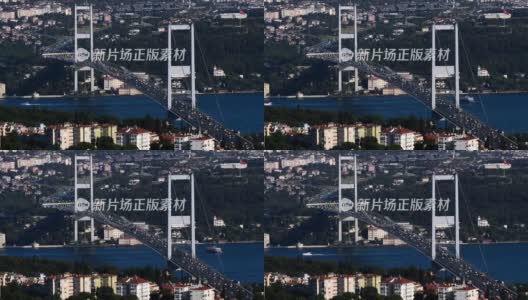 ?stanbul博斯普鲁斯大桥(7月15日殉教者)从空中拍摄到堵车期间的视频片段高清在线视频素材下载