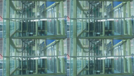 机场大厅的自动扶梯高清在线视频素材下载