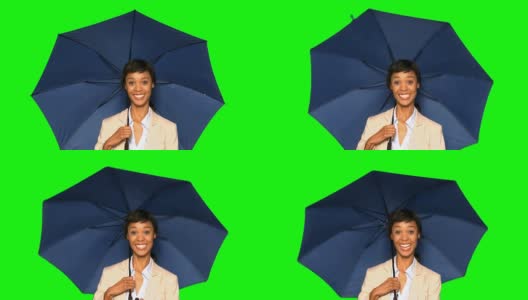 兴高采烈的女商人撑着伞高清在线视频素材下载