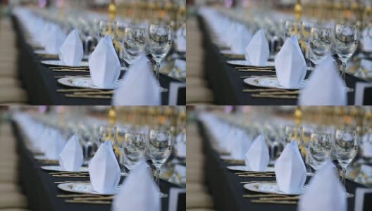 为婚礼或其他宴会准备的餐桌。高清在线视频素材下载