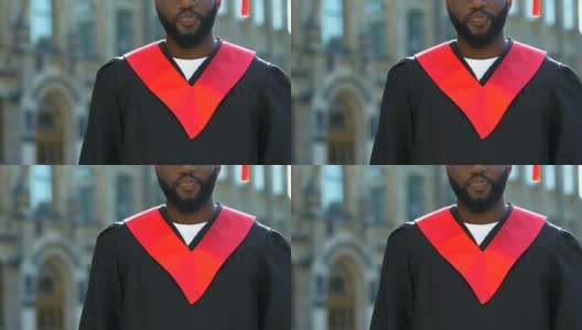 非裔美国男学生，拥有硕士学位，现代教育高清在线视频素材下载