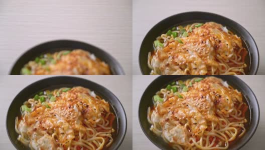 亚洲风味的日式煎饺或猪肉饺子拉面高清在线视频素材下载