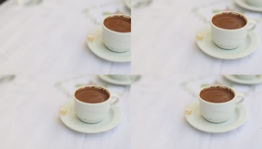 咖啡桌上的土耳其咖啡和土耳其软糖高清在线视频素材下载