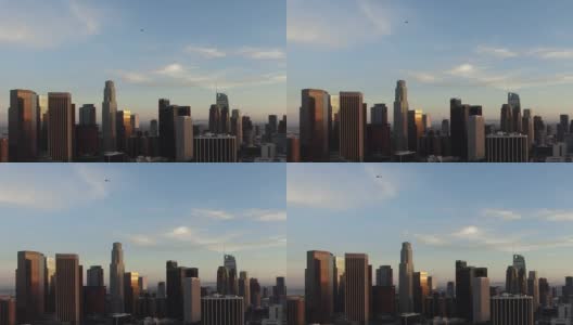 无人机拍摄的一架直升机飞过洛杉矶上空高清在线视频素材下载