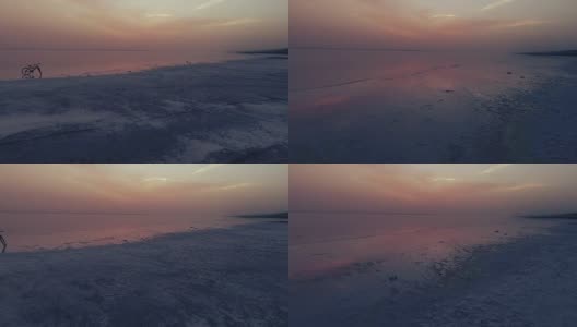 土耳其盐湖的日落。盐湖云水滩的日出倒影在盐湖云水滩上的倒影。高清在线视频素材下载