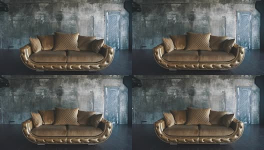 现代金色皮革沙发在阁楼背景高清在线视频素材下载