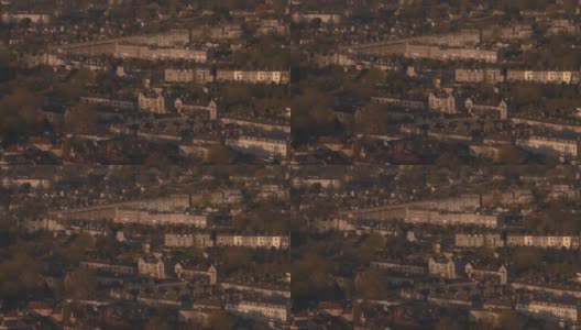 日落时分，英国巴斯山上一排排乔治时代风格的房屋高清在线视频素材下载